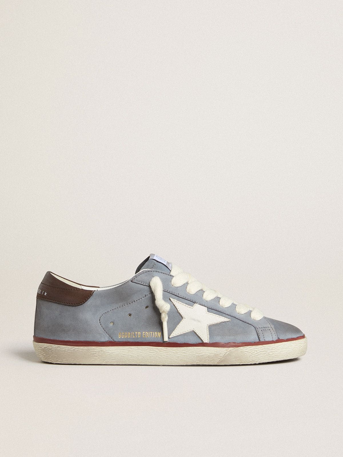 Golden Goose - Super-Star LTD in pelle nabuk azzurra con stella in pelle bianca e talloncino in pelle marrone in 