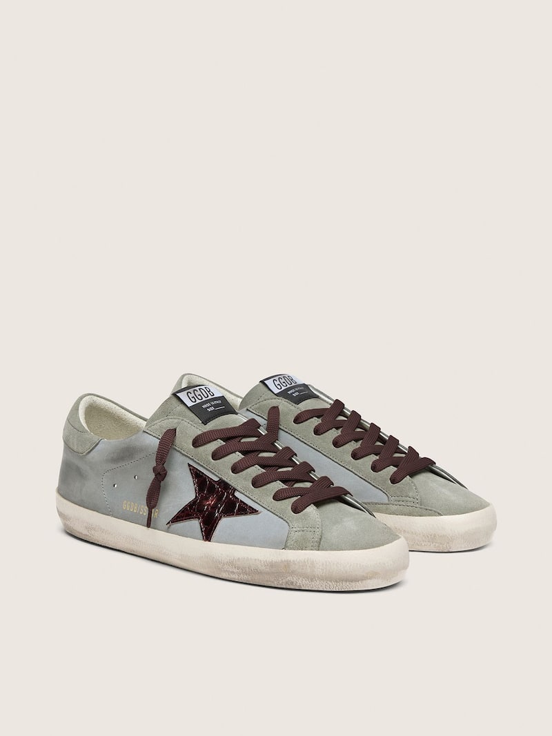 Golden Goose - Super-Star homme en cuir bleu ciel clair avec &eacute;toile bordeaux imprim&eacute;e croco in 