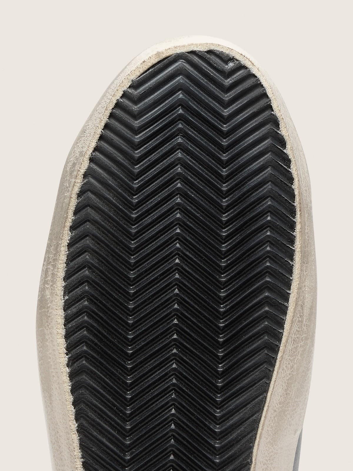 Golden Goose - Super-Star Herren aus hellblauem Leder mit bordeauxfarbenem Stern mit Krokoprint in 