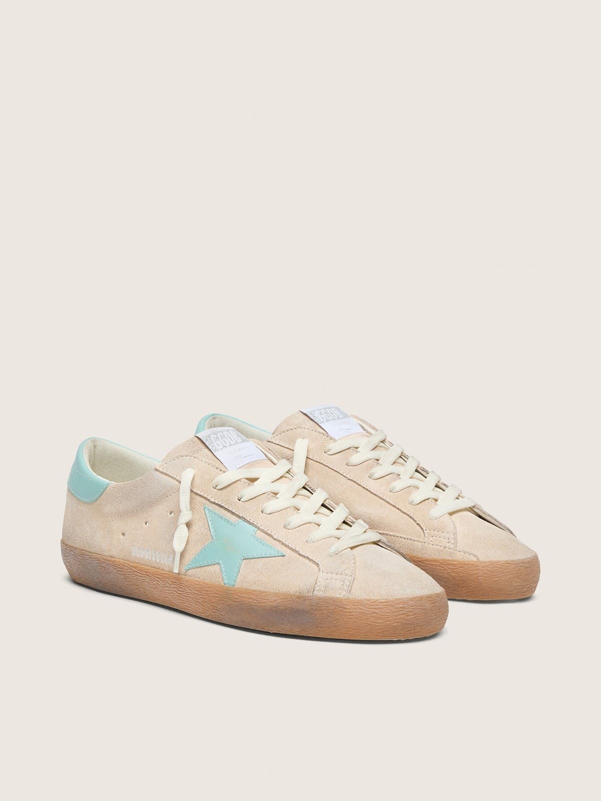 Golden Goose - Super-Star Herren aus beigefarbenem Rauleder mit wassergr&uuml;nem Stern in 