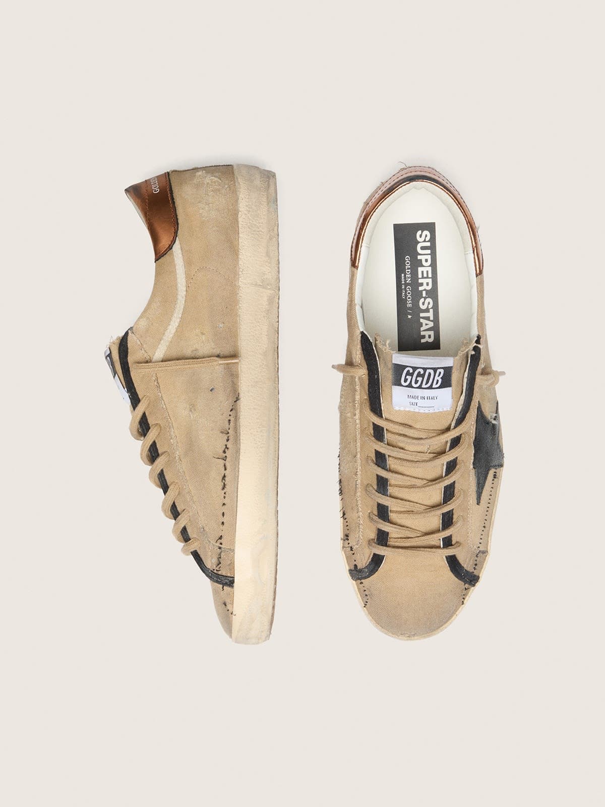 Golden Goose - Super-Star LTD Herren aus beigefarbenem Canvas mit schwarzem Lederstern in 