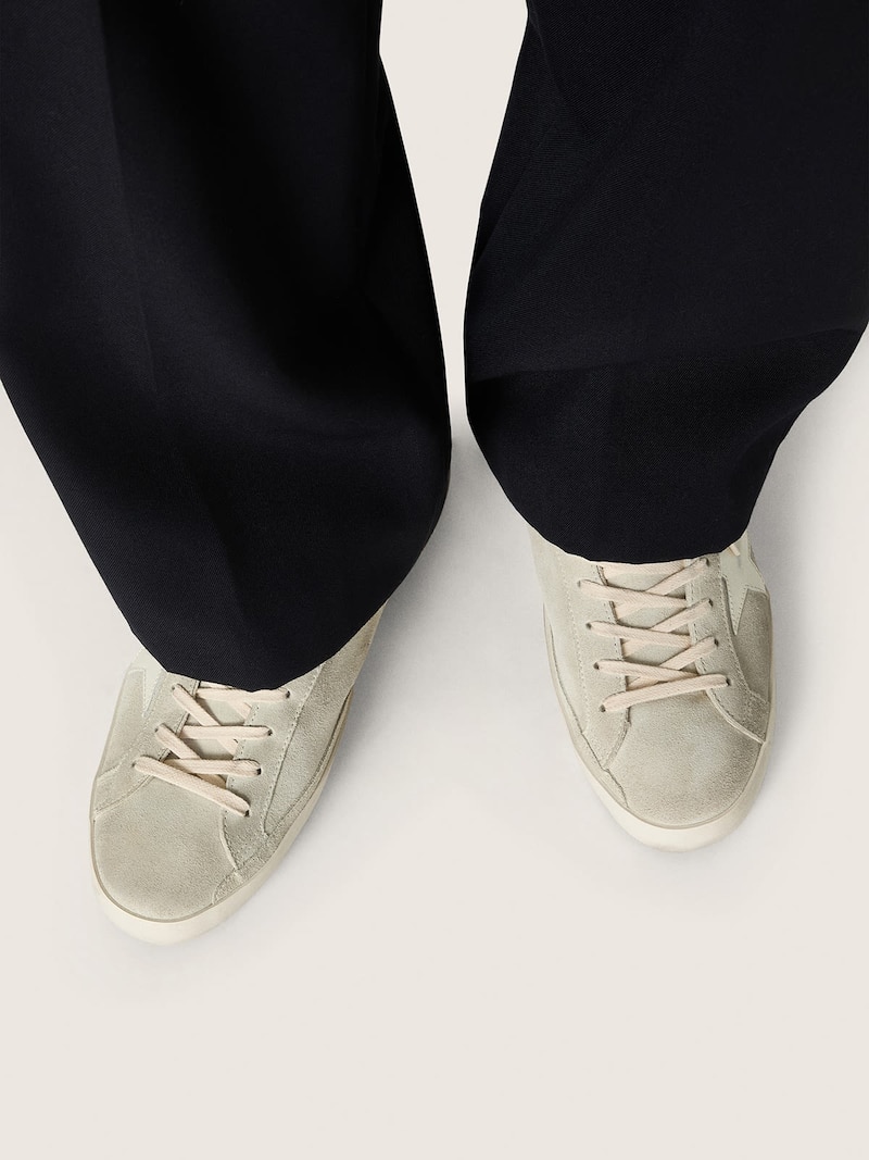 Golden Goose - Men&rsquo;s Super-Star in light gray suede with white leather star in 