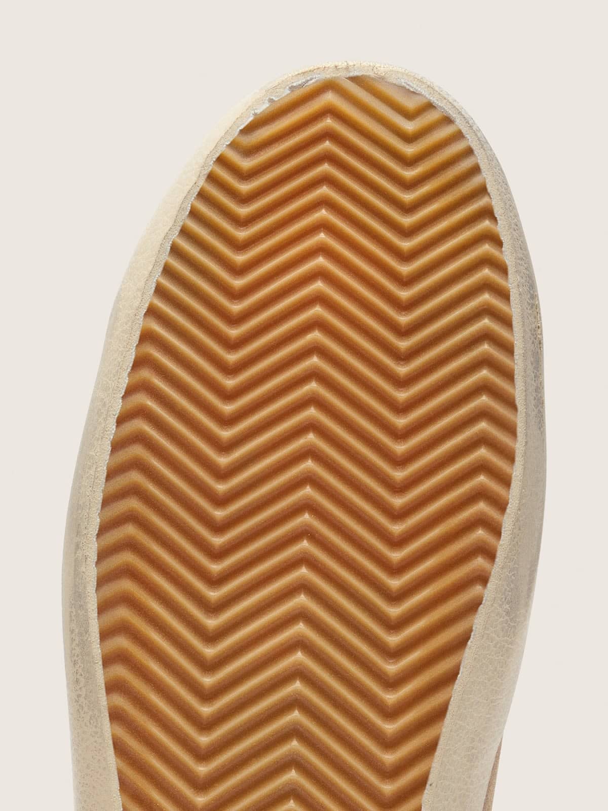 Golden Goose - Super-Star masculino de suede tabaco com estrela de couro branco in 