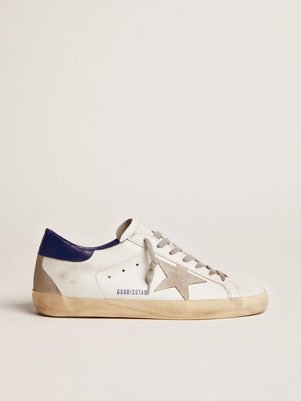 Golden Goose - Super-Star Uomo con stella in suede e talloncino blu in 