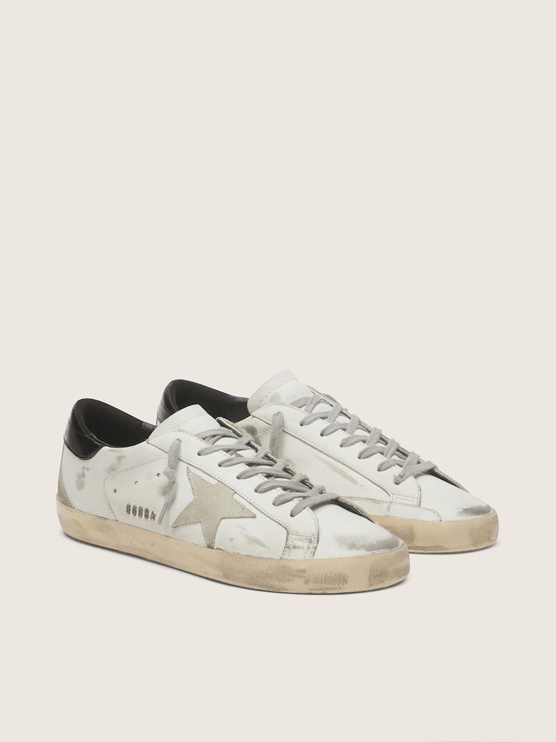 Golden Goose - Super-Star homme avec contrefort noir et lettrage avec clous en m&eacute;tal in 