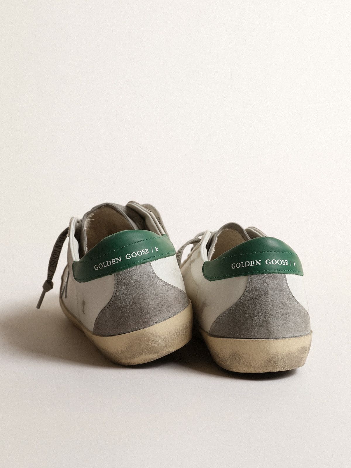 ★【Golden goose】★SUPERSTAR GREEN TAB SNEAKER.S★男性★ Men's Super-Star in white leather with silver star and green