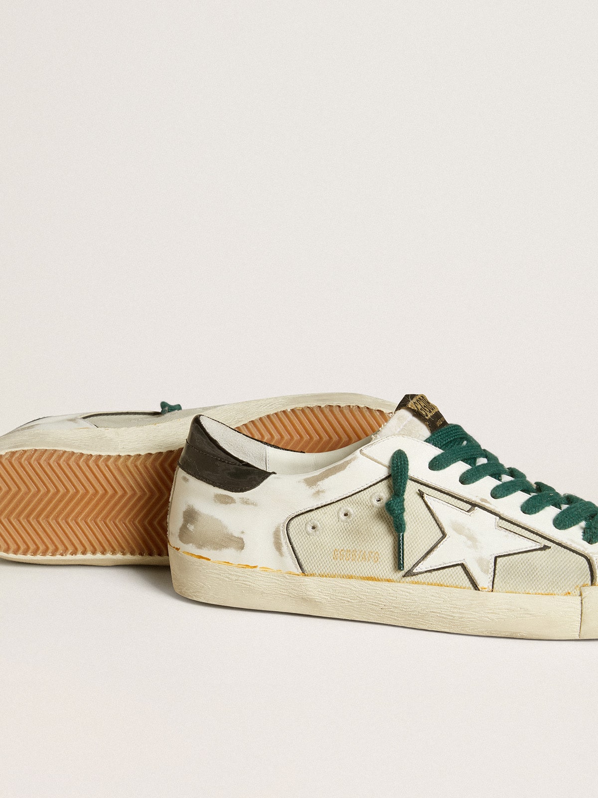 Golden Goose - Super-Star masculino LAB de couro branco com estrela branca e talão preto in 