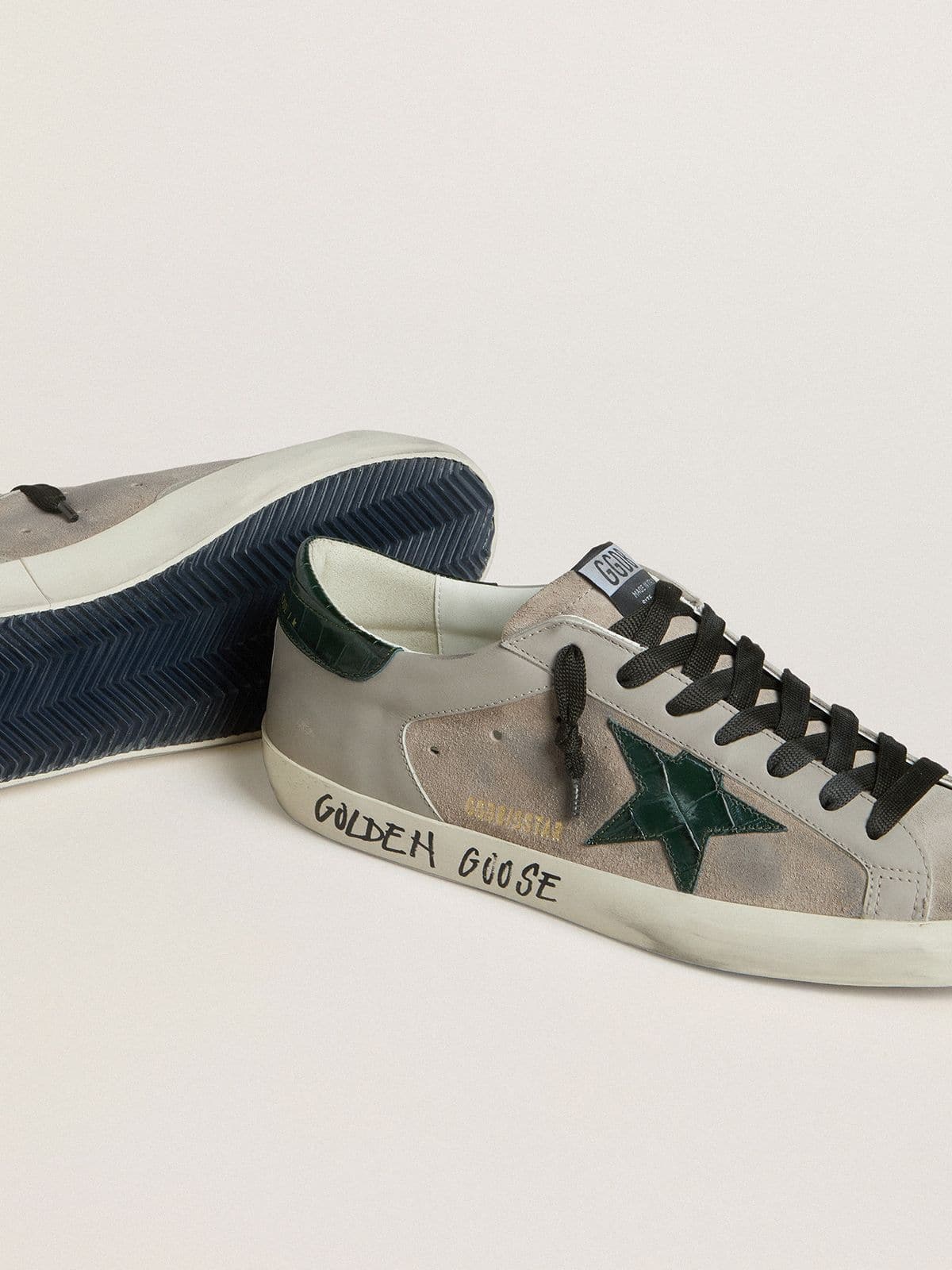 Golden Goose - Super-Star Masculino de napa e suede com estrela de couro com estampa de crocodilo verde in 
