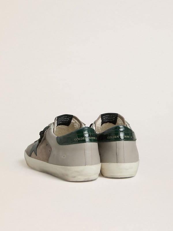Golden Goose - Super-Star Uomo in nappa e suede con stella in pelle coccodrillo verde in 