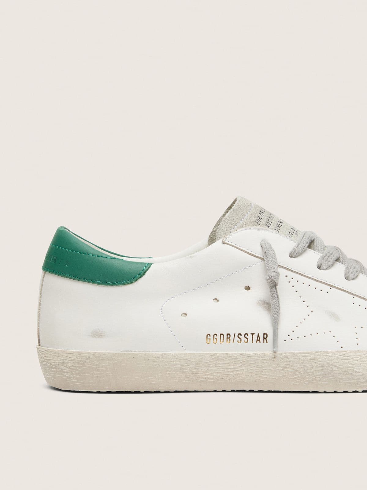 Golden Goose - Super-Star Uomo con stella traforata e talloncino verde in 