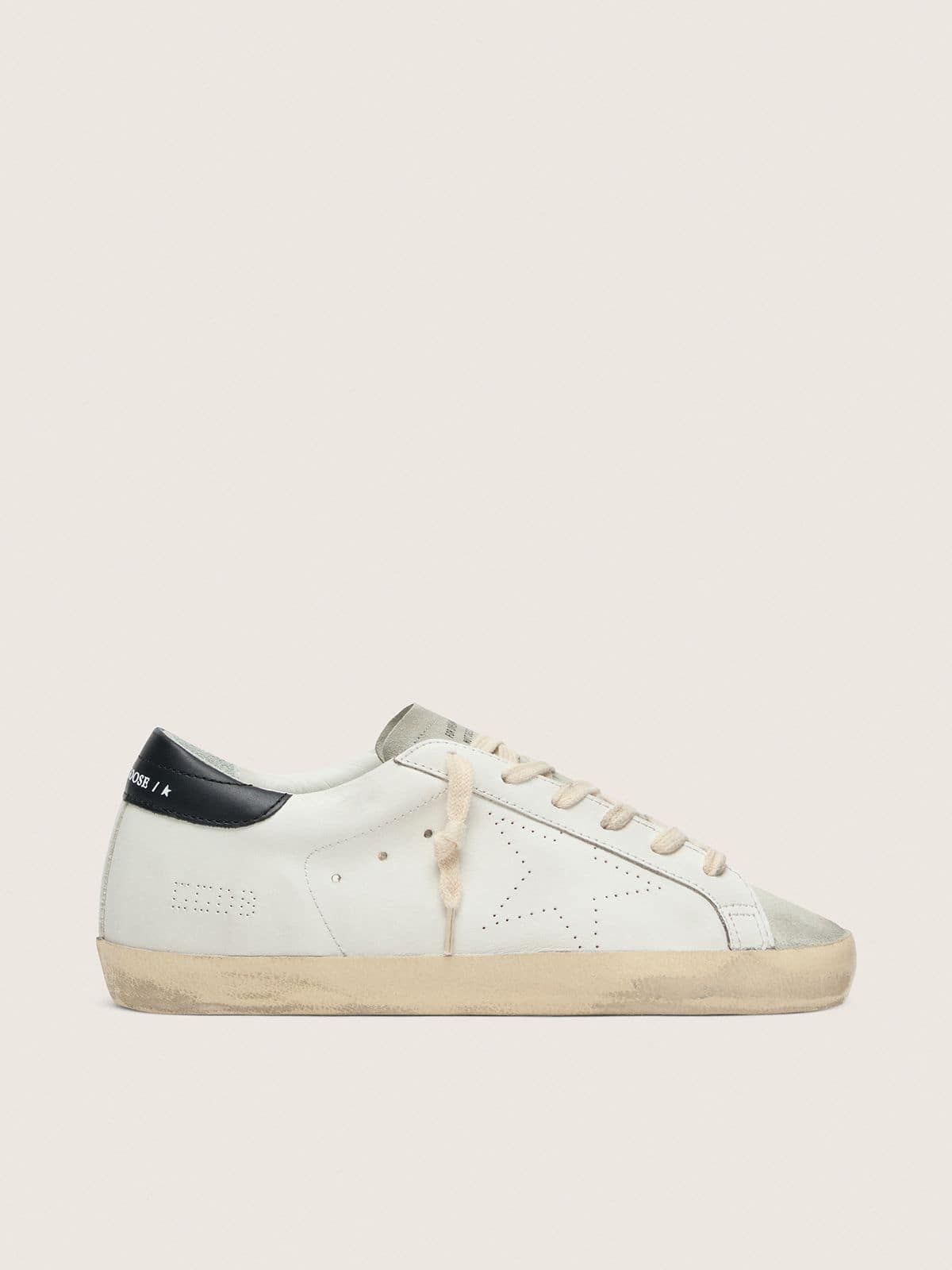 Golden Goose - Super-Star de hombre de piel blanca con estrella perforada in 