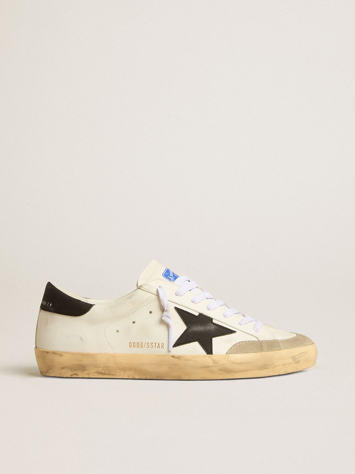 Golden Goose - Super-Star de Hombre bio-based blancas con estrella negra y refuerzo del talón negro in 