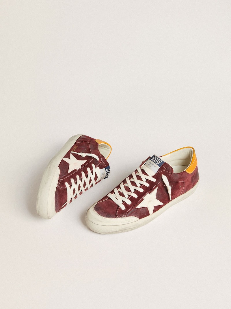 Golden Goose - Super-Star de Hombre de ante color teja con estrella de piel blanca y refuerzo del tal&oacute;n efecto animal in 