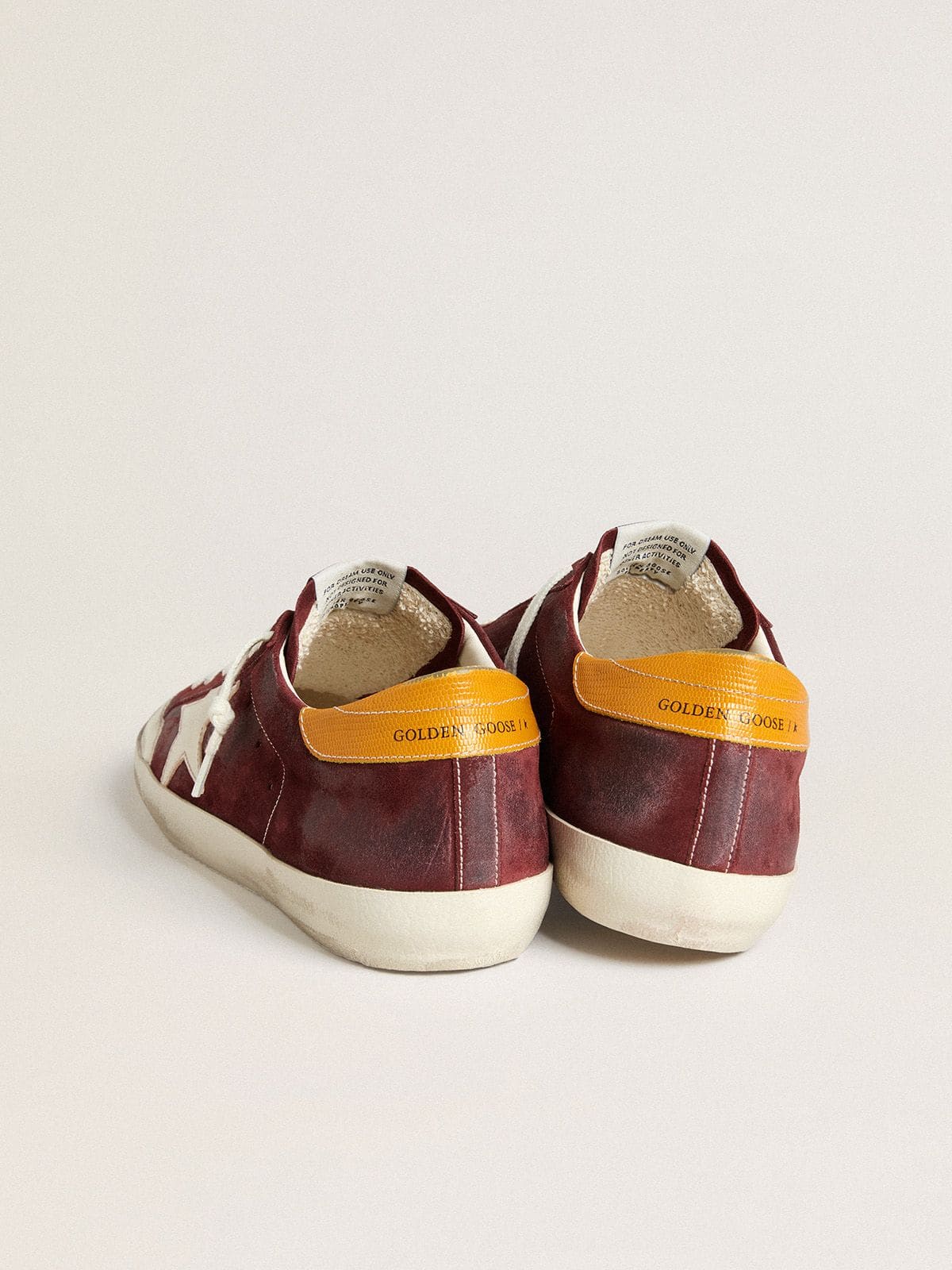 【GOLDEN 】SUPERSTAR SUEDE TAP RED STAR SNEAKERS Men's Super-Star with red suede star and green leather heel tab