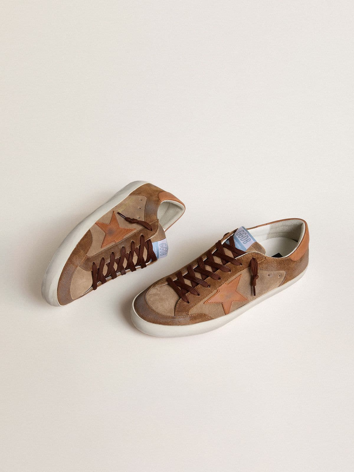 Golden Goose - Super-Star de Hombre de ante marrón con estrella y refuerzo del talón de piel color cuero in 