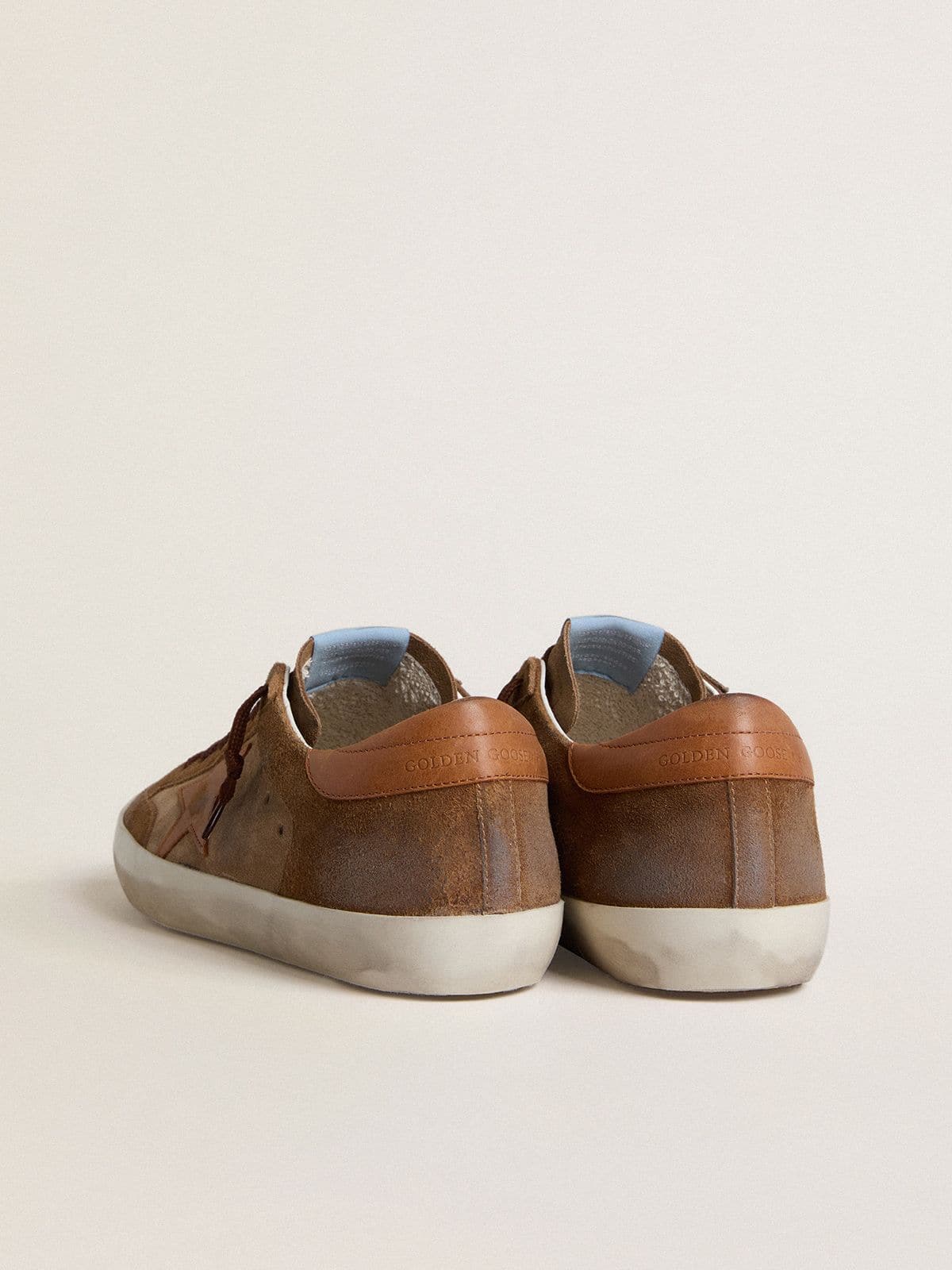 Golden Goose - Super-Star de Hombre de ante marrón con estrella y refuerzo del talón de piel color cuero in 