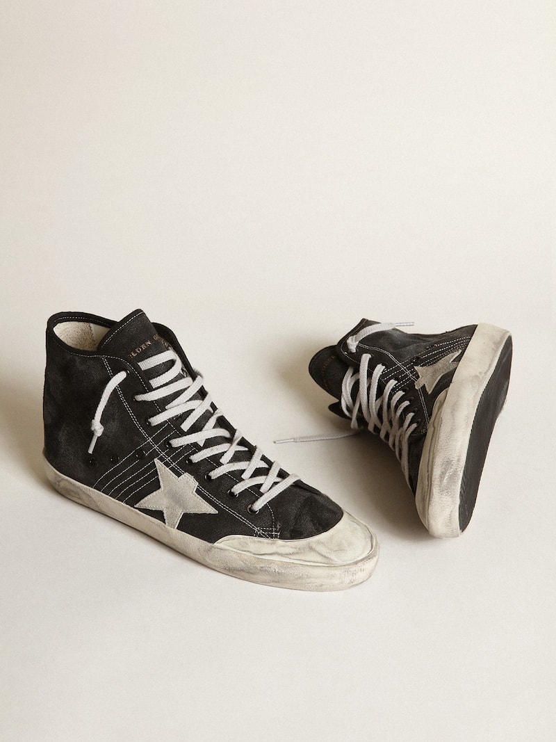 Golden Goose - Francy Penstar aus schwarzem Canvas mit wei&szlig;em Raulederstern und schwarzer Raulederferse in 