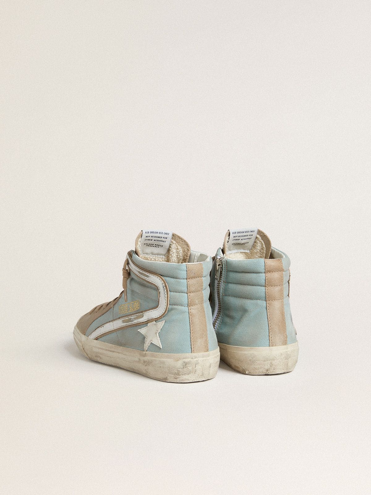 Golden Goose - Herren Slide aus azurblauem Canvas mit Komma aus silberfarbenem Metallic-Leder in 