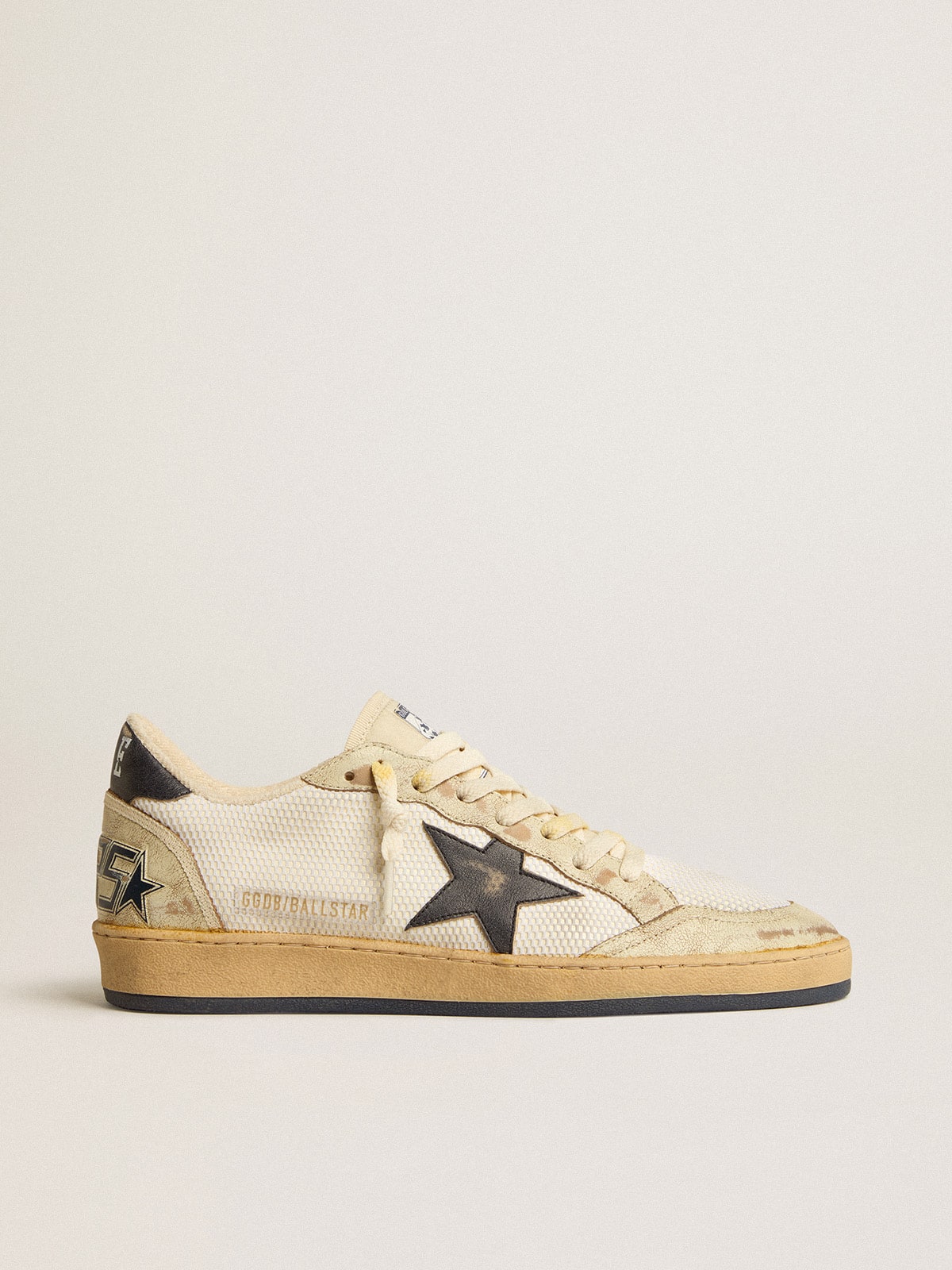 Golden Goose - Ball Star de malla blanca con estrella y refuerzo del talón de piel vintage azul in 