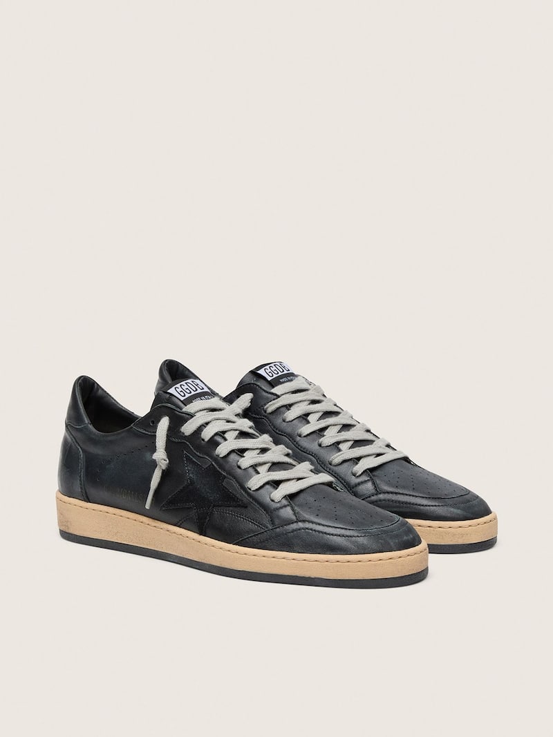 Golden Goose - Ball Star Uomo in nappa nera con stella in suede e talloncino in nappa in 