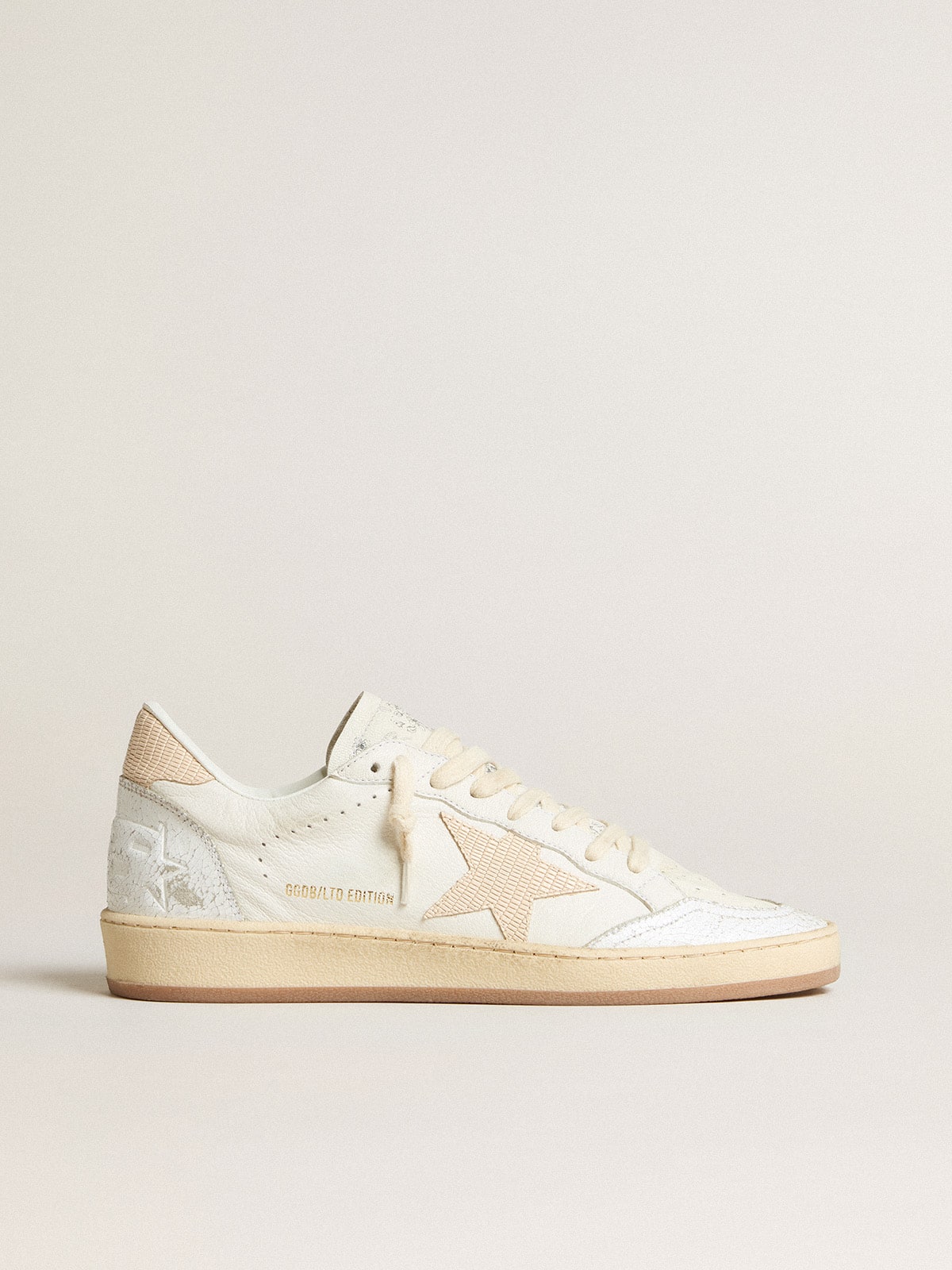 Golden Goose - Ball Star LTD CNY de hombre de piel blanca con estrella marfil in 