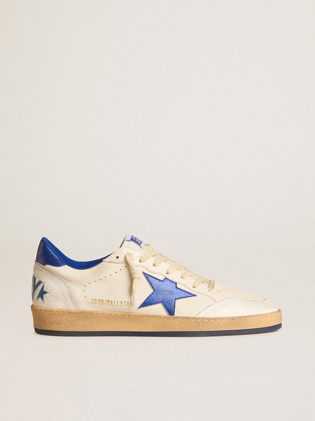 Golden Goose - Ball Star Wishes pour homme en cuir nappa blanc avec étoile et contrefort bleuet in 