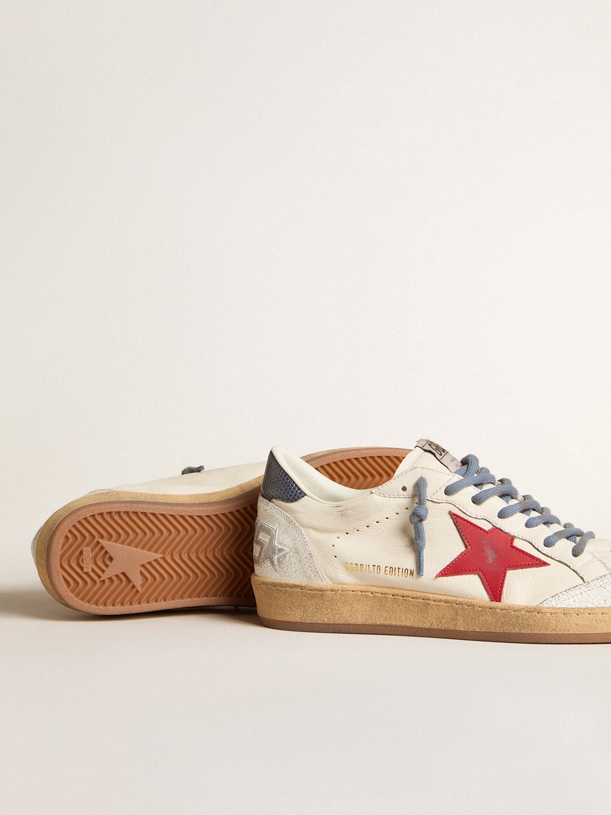 Golden Goose - Ball Star LTD con stella rossa e talloncino in pelle stampa lucertola in 