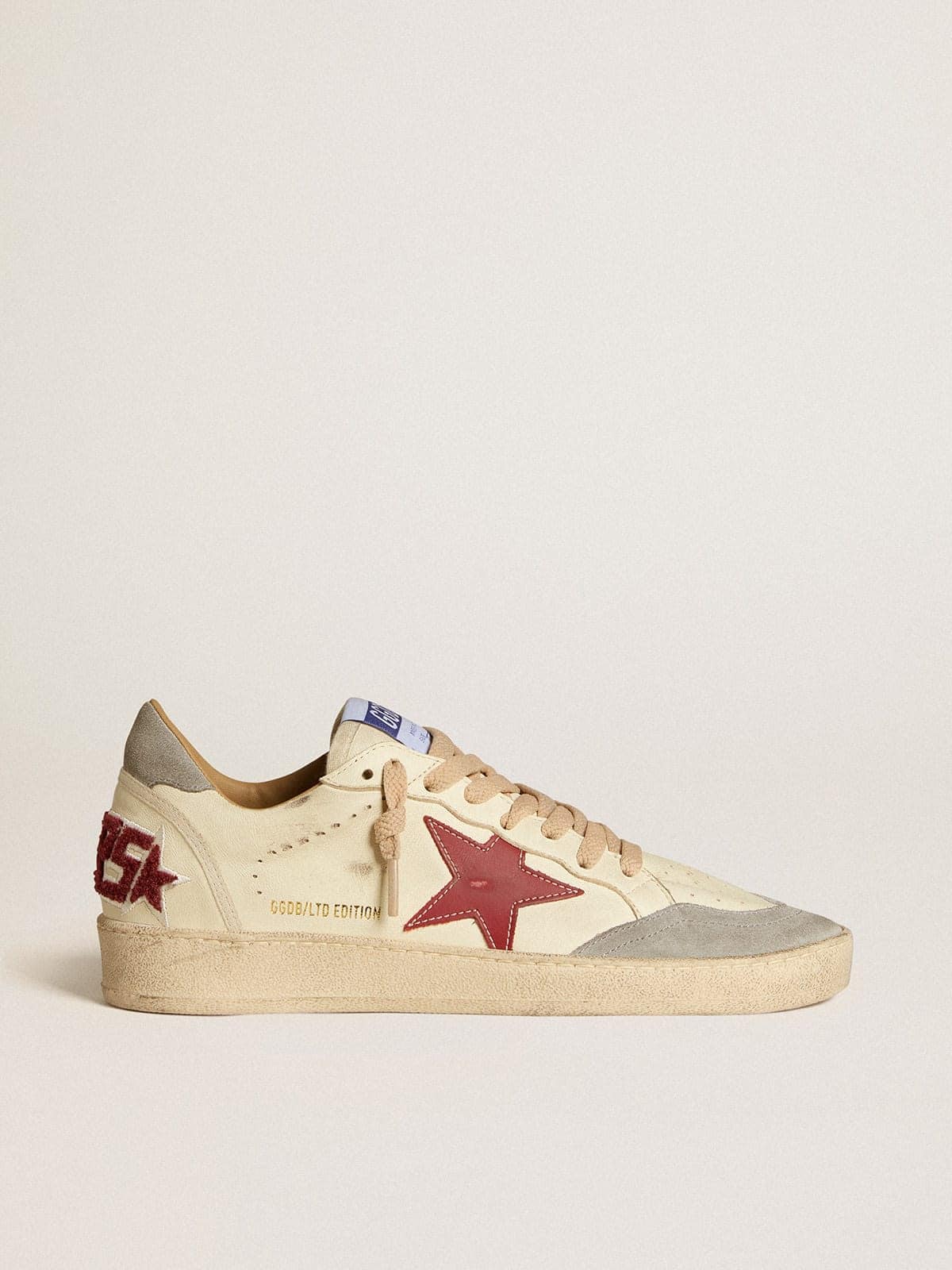 Golden Goose - Ball Star LTD de Hombre de napa con estrella de piel roja y refuerzo del talón de ante gris in 