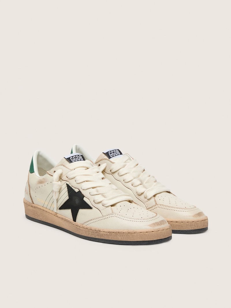 Golden Goose - Ball Star Uomo con stella in pelle nera e talloncino in pelle verde in 