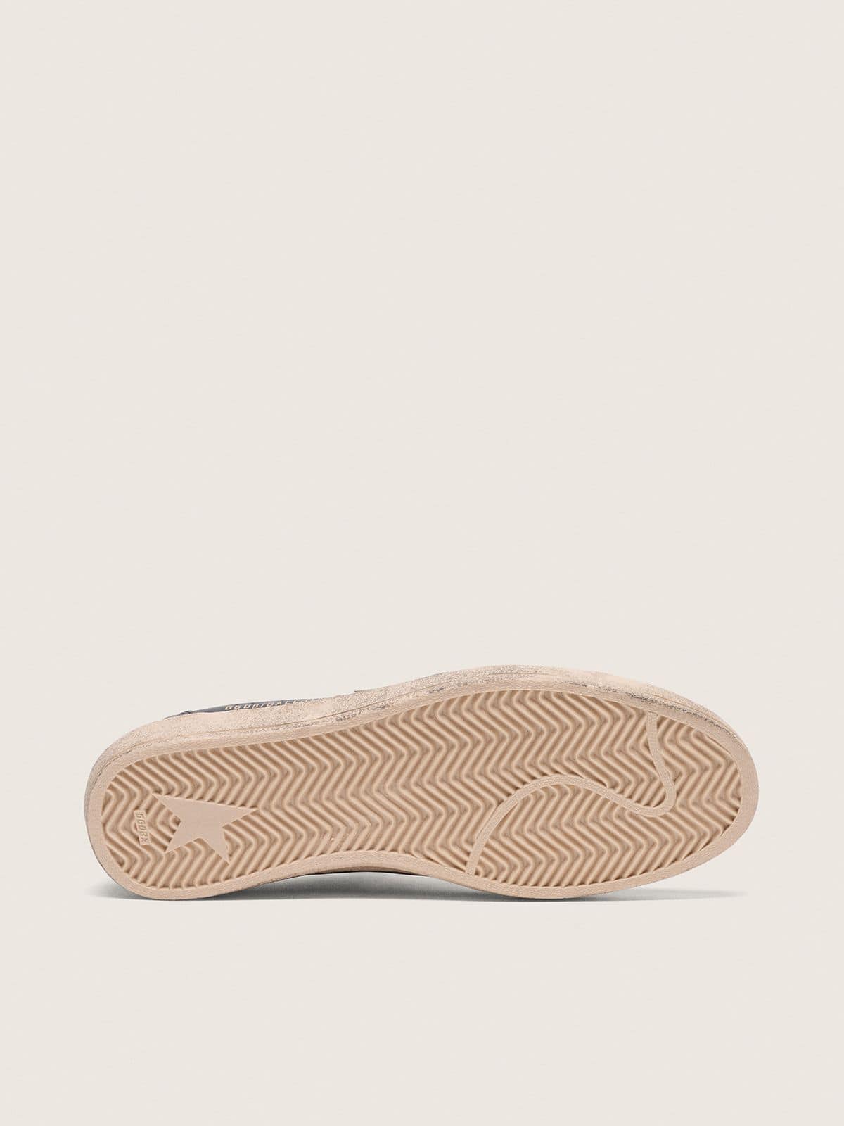 Golden Goose - Ball Star de napa preta com estrela e tal&atilde;o de couro branco in 