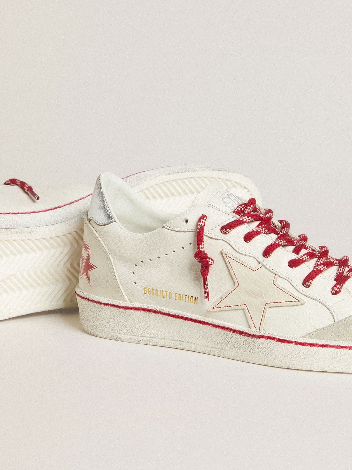 Golden Goose - Ball Star LTD CNY pour homme en cuir blanc avec effet usé  in 