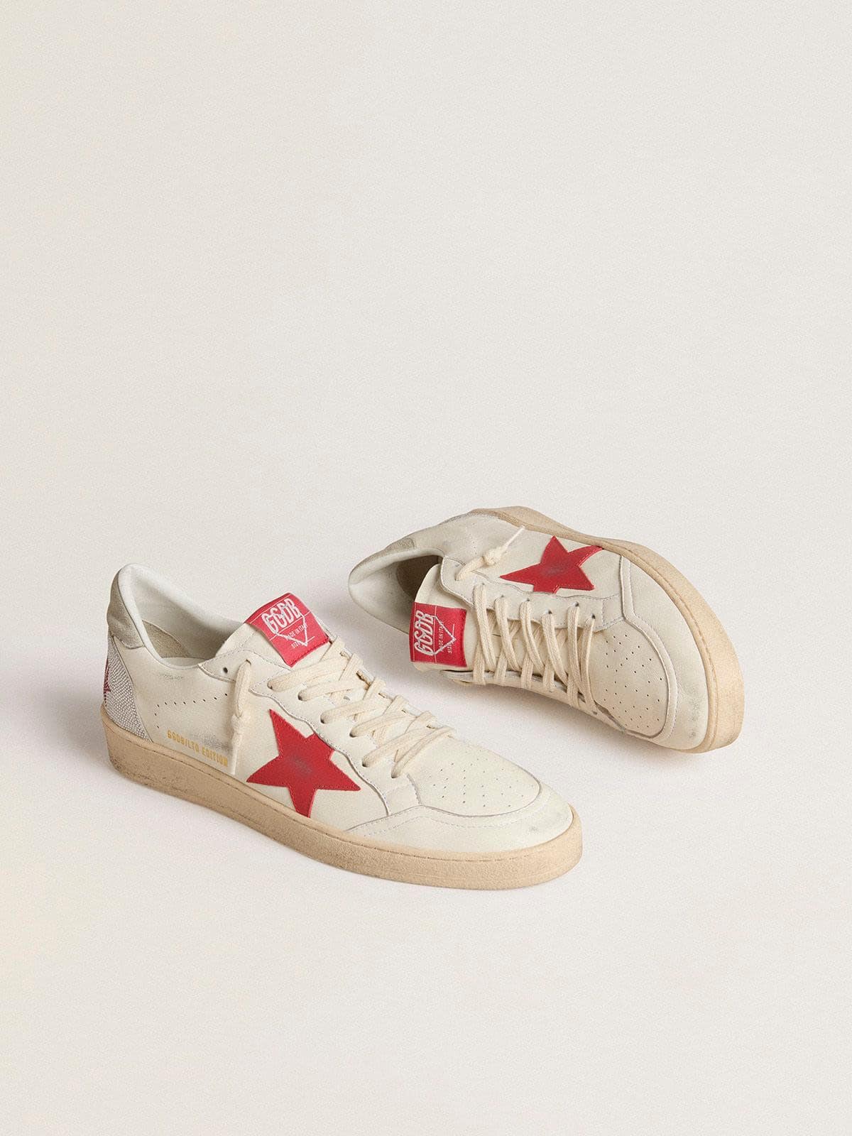 Golden Goose - Ball Star Uomo San Valentino con stella in pelle rossa e scritta rossa Swarovski in 