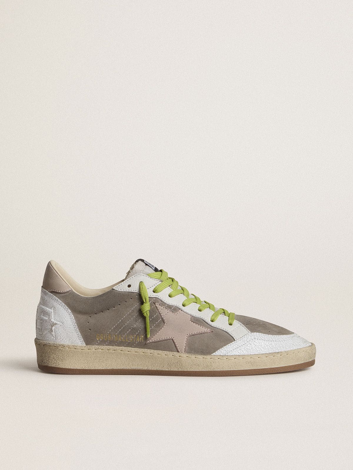 Golden Goose - Ball Star de hombre de ante gris con estrella de ante rosa antiguo y refuerzo del talón de piel beige  in 