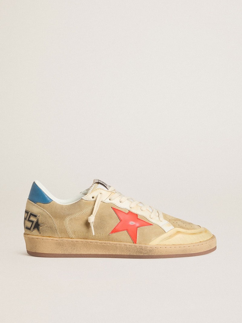 Ball Star de hombre de ante beige con estrella de piel coral y refuerzo del tal&oacute;n de napa azul