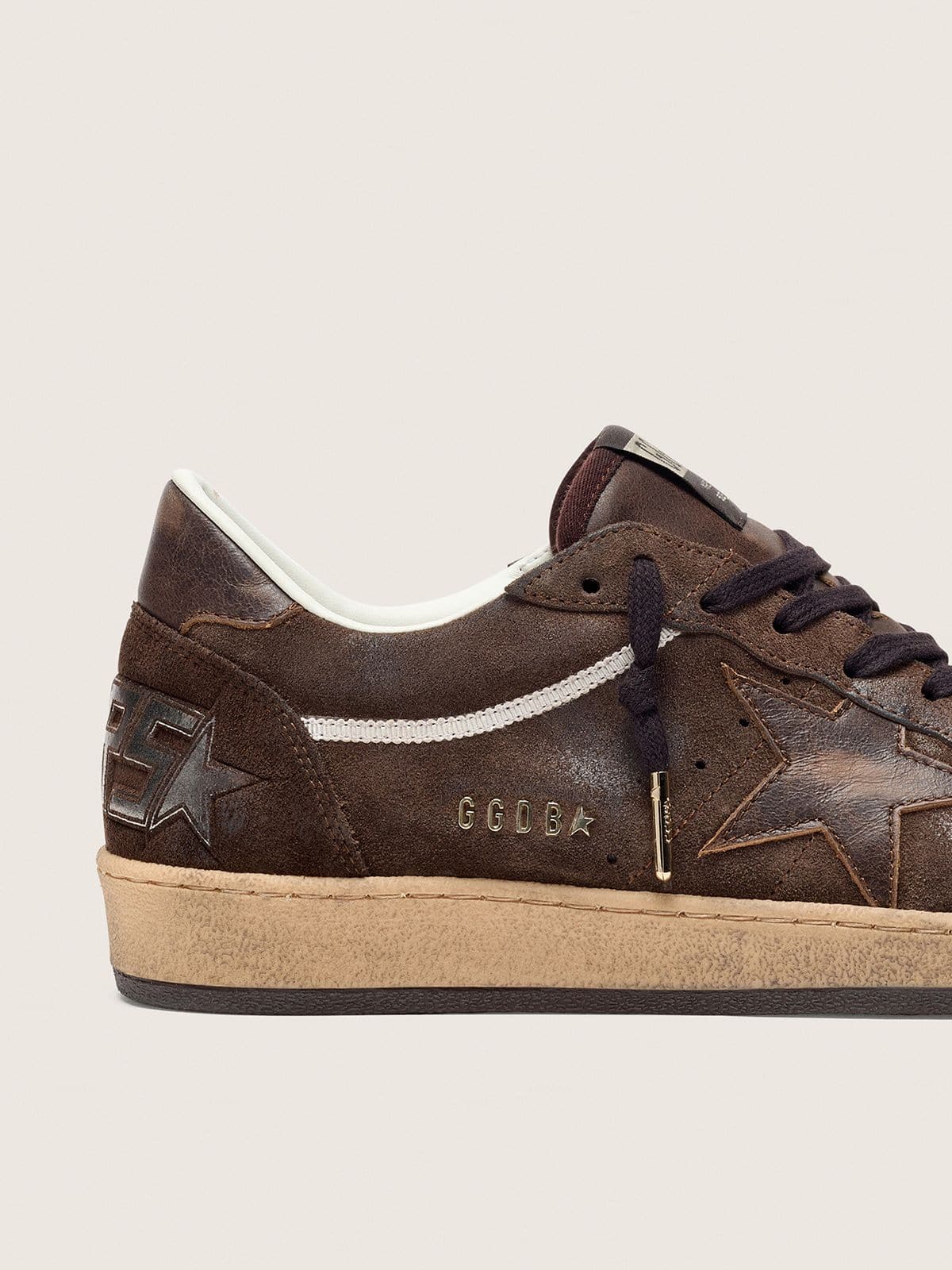Golden Goose - Ball Star Masculino de suede marrom com estrela e tal&atilde;o de couro marrom in 