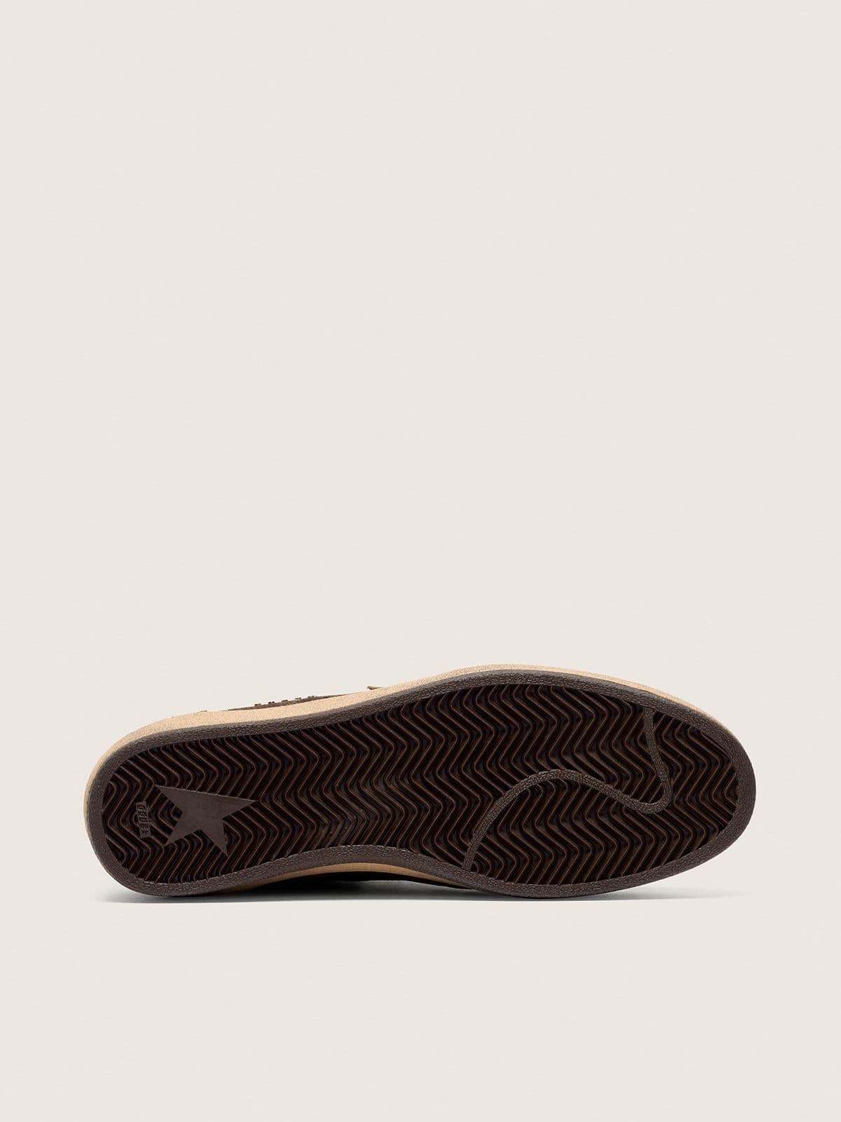 Golden Goose - Ball Star Masculino de suede marrom com estrela e tal&atilde;o de couro marrom in 