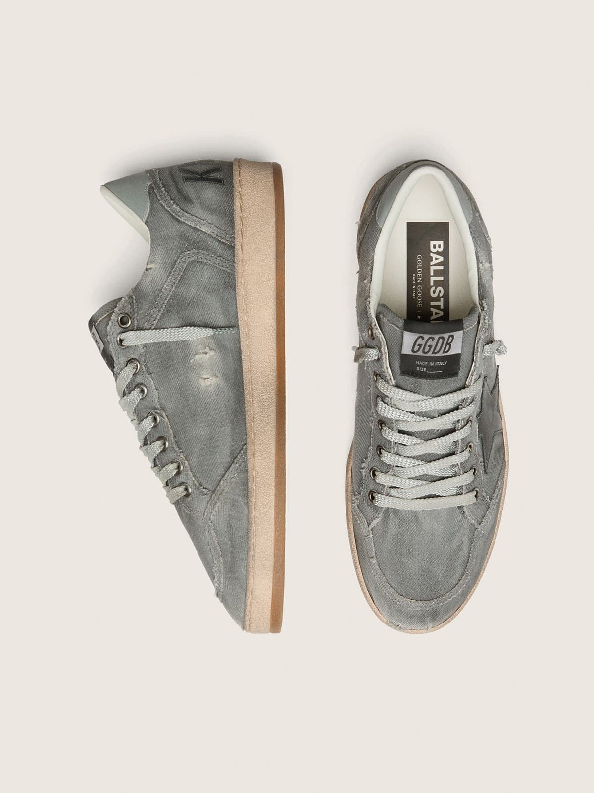 Golden Goose - Ball Star LTD Herren aus grauem Denim mit schwarzem Stern in 
