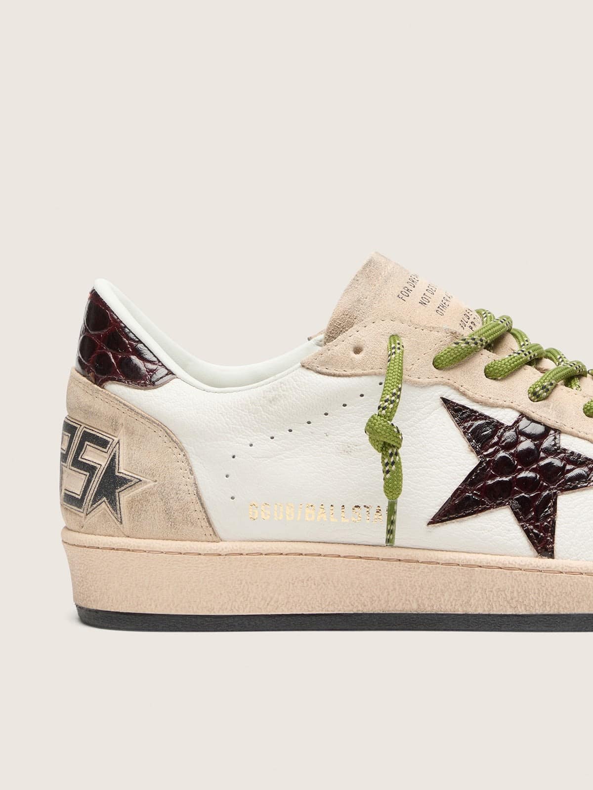 Golden Goose - Ball Star masculino de couro branco com estrela bord&ocirc; efeito crocodilo in 