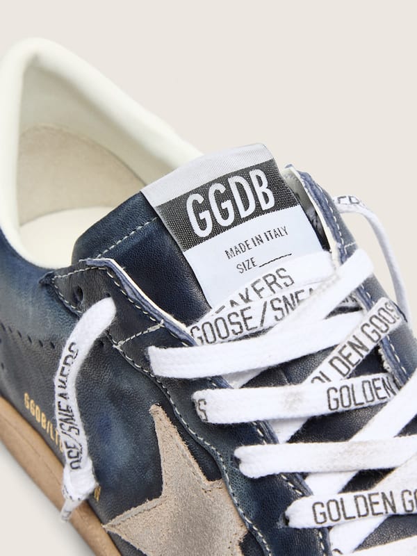 Golden Goose - Ball Star LTD uomo in pelle blu scuro con stella in suede beige in 