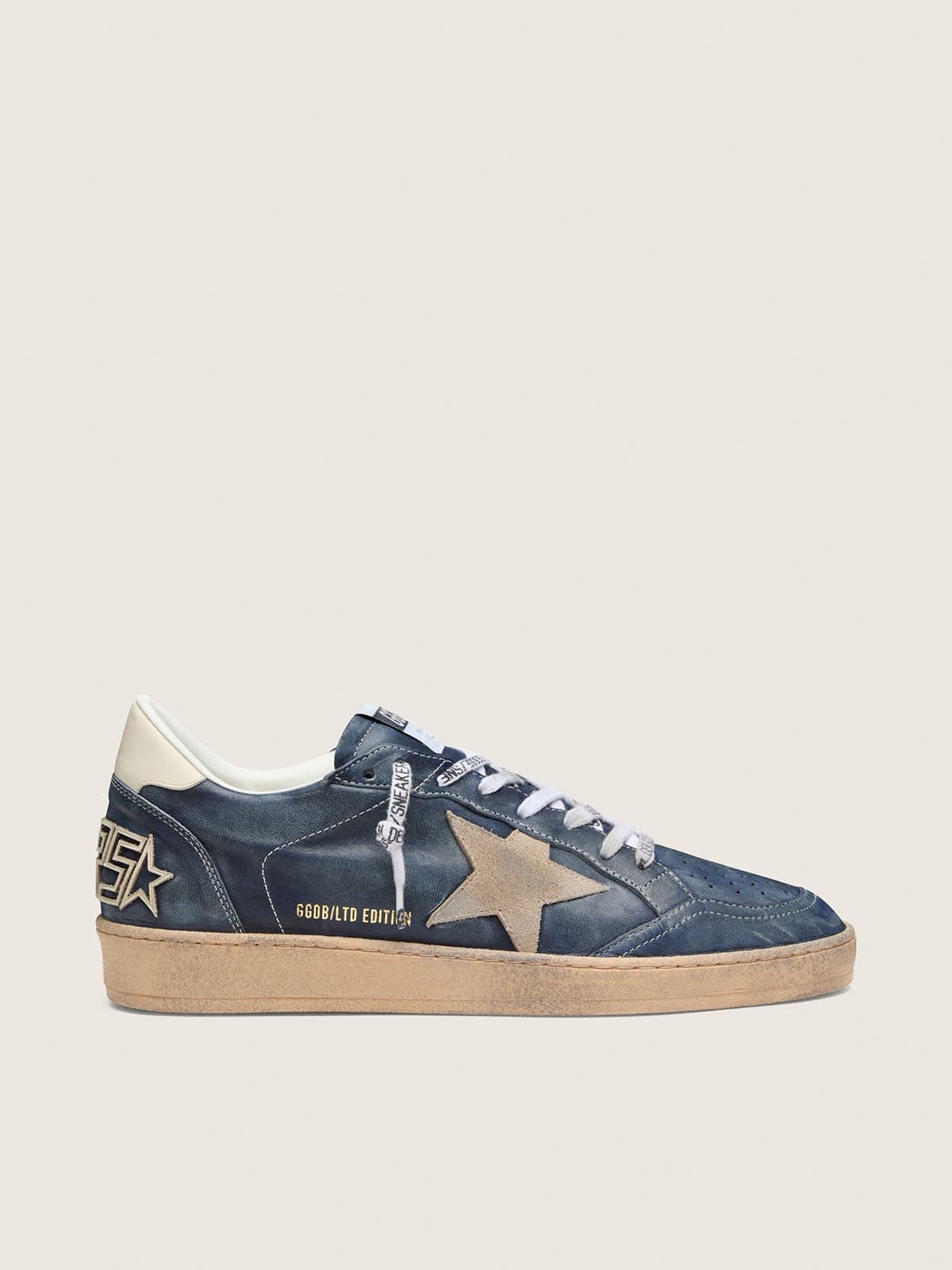 Golden Goose - Ball Star LTD uomo in pelle blu scuro con stella in suede beige in 