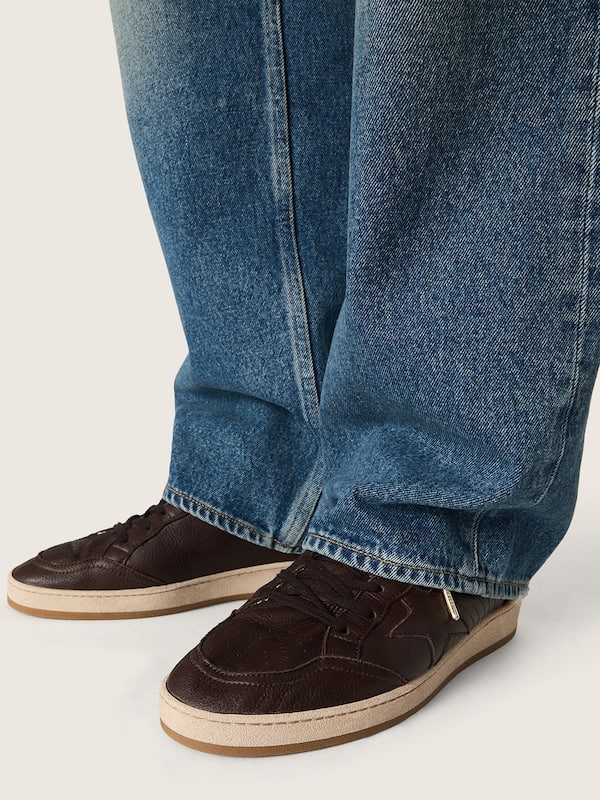Men's Ball Star in dark brown leather with tone-on-tone leather star