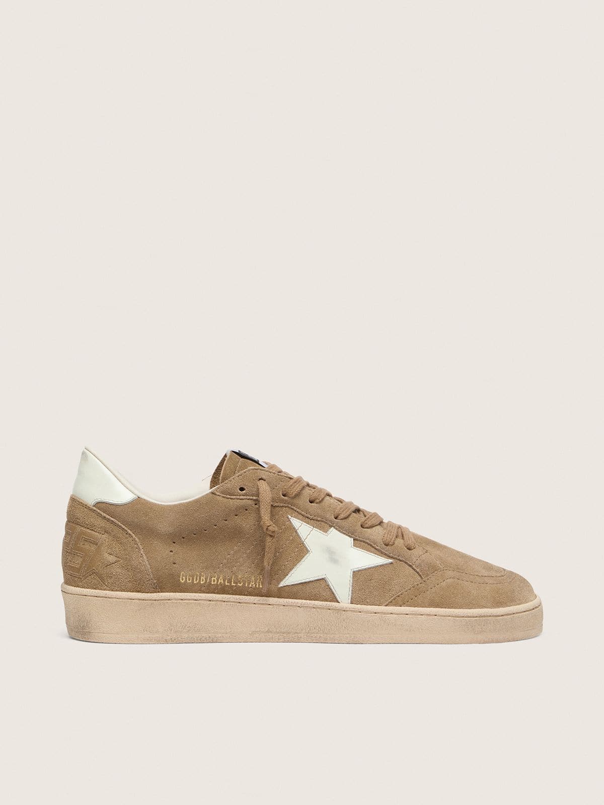 Golden Goose - Ball Star masculino de suede marrom com estrela de couro branco in 
