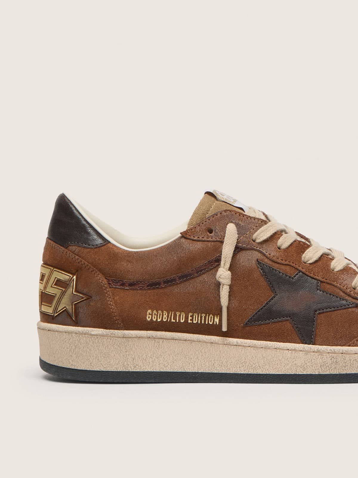 Golden Goose - Ball Star LTD masculino de suede marrom com estrela cor &eacute;bano in 