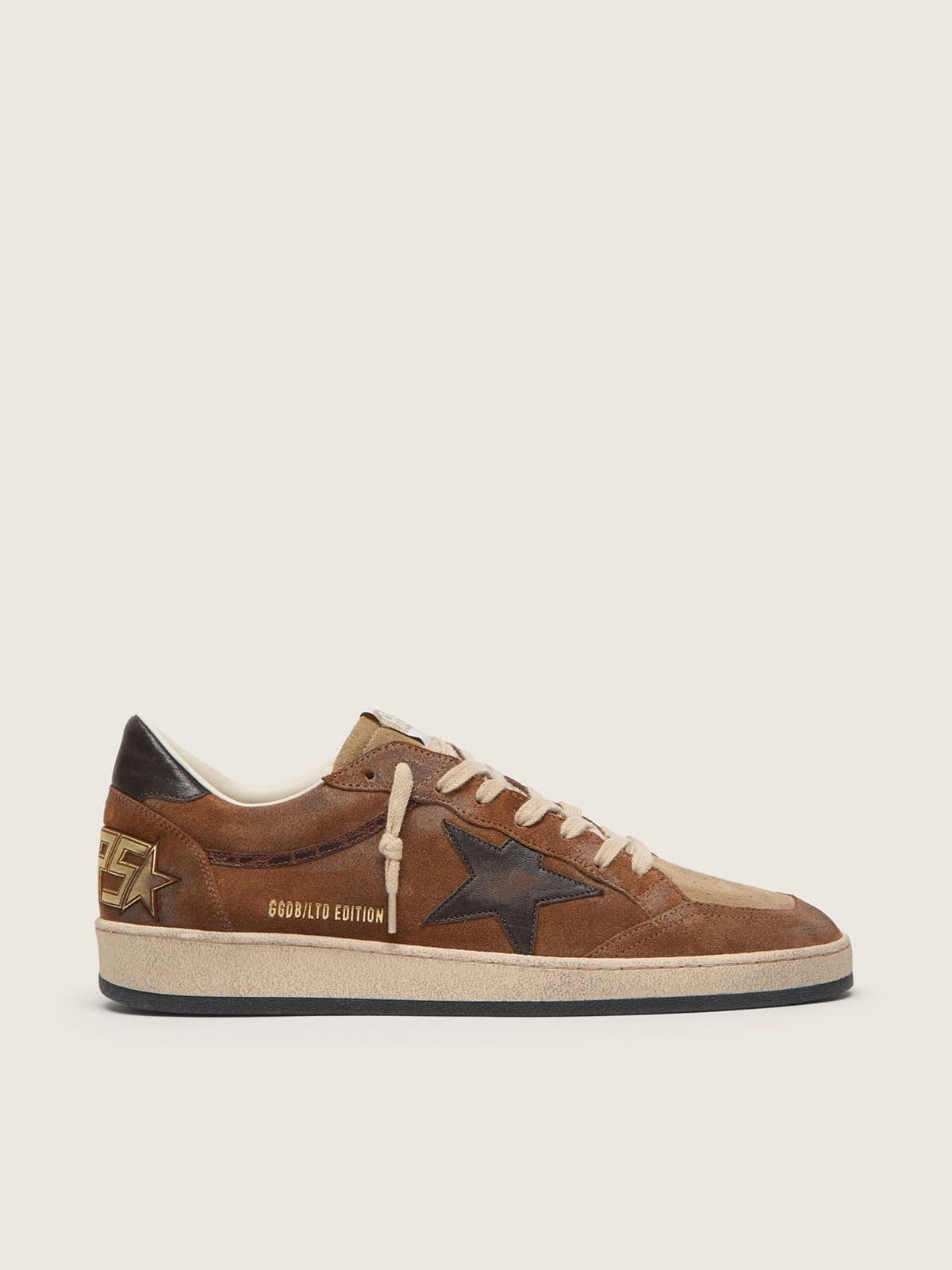 Golden Goose - Ball Star LTD masculino de suede marrom com estrela cor &eacute;bano in 