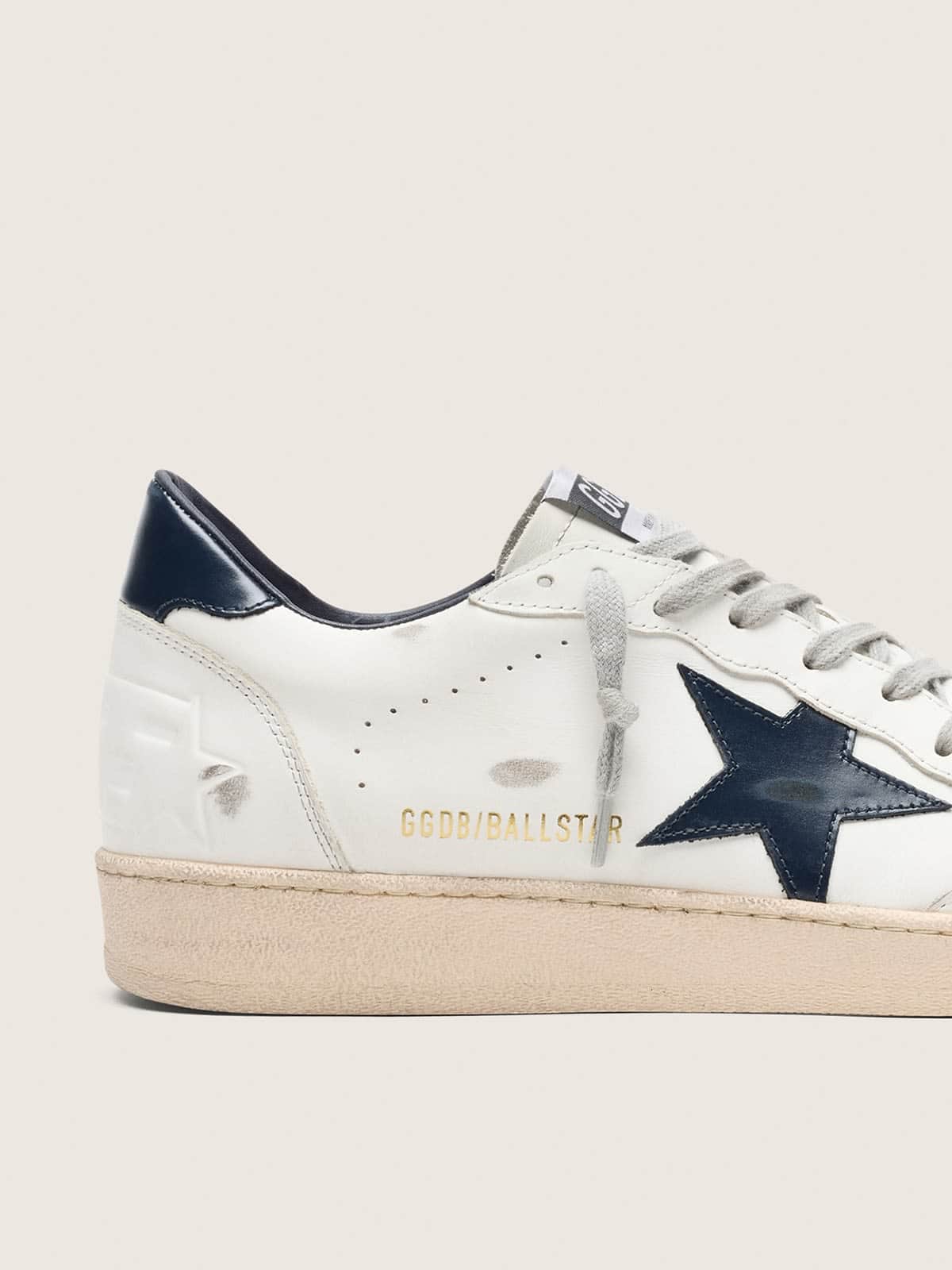 Golden Goose - Men&rsquo;s Ball Star in white leather with dark blue star in 