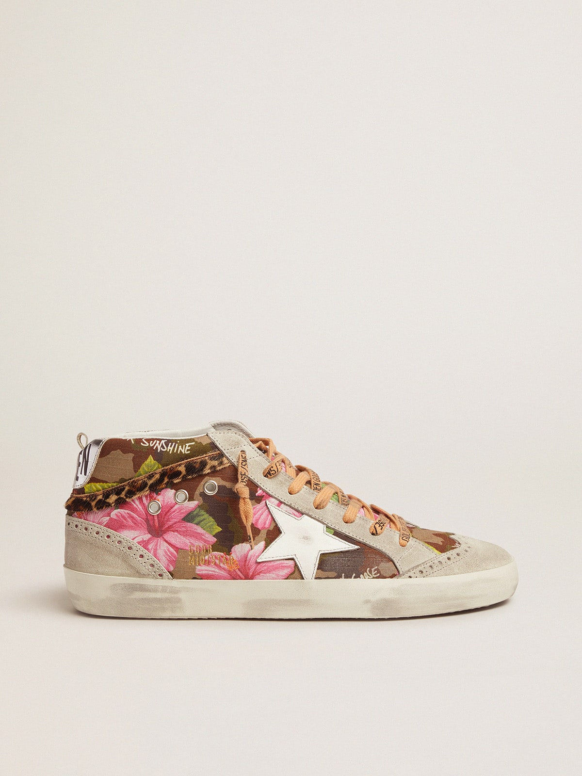 Golden Goose - Sneakers Mid Star mit floralem Camouflagedessin in 