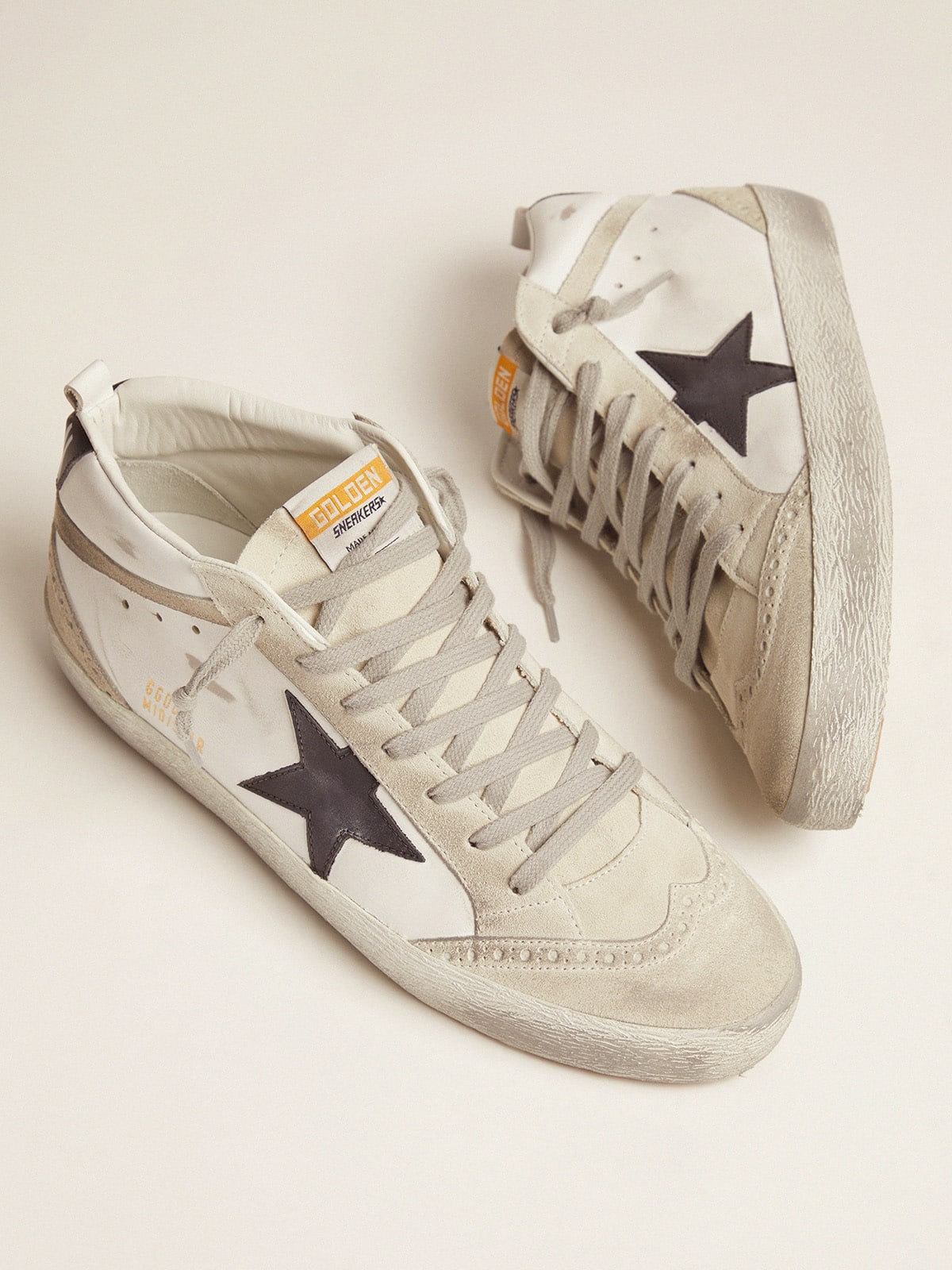 Golden Goose - Mid Star masculino branco com estrela preta in 