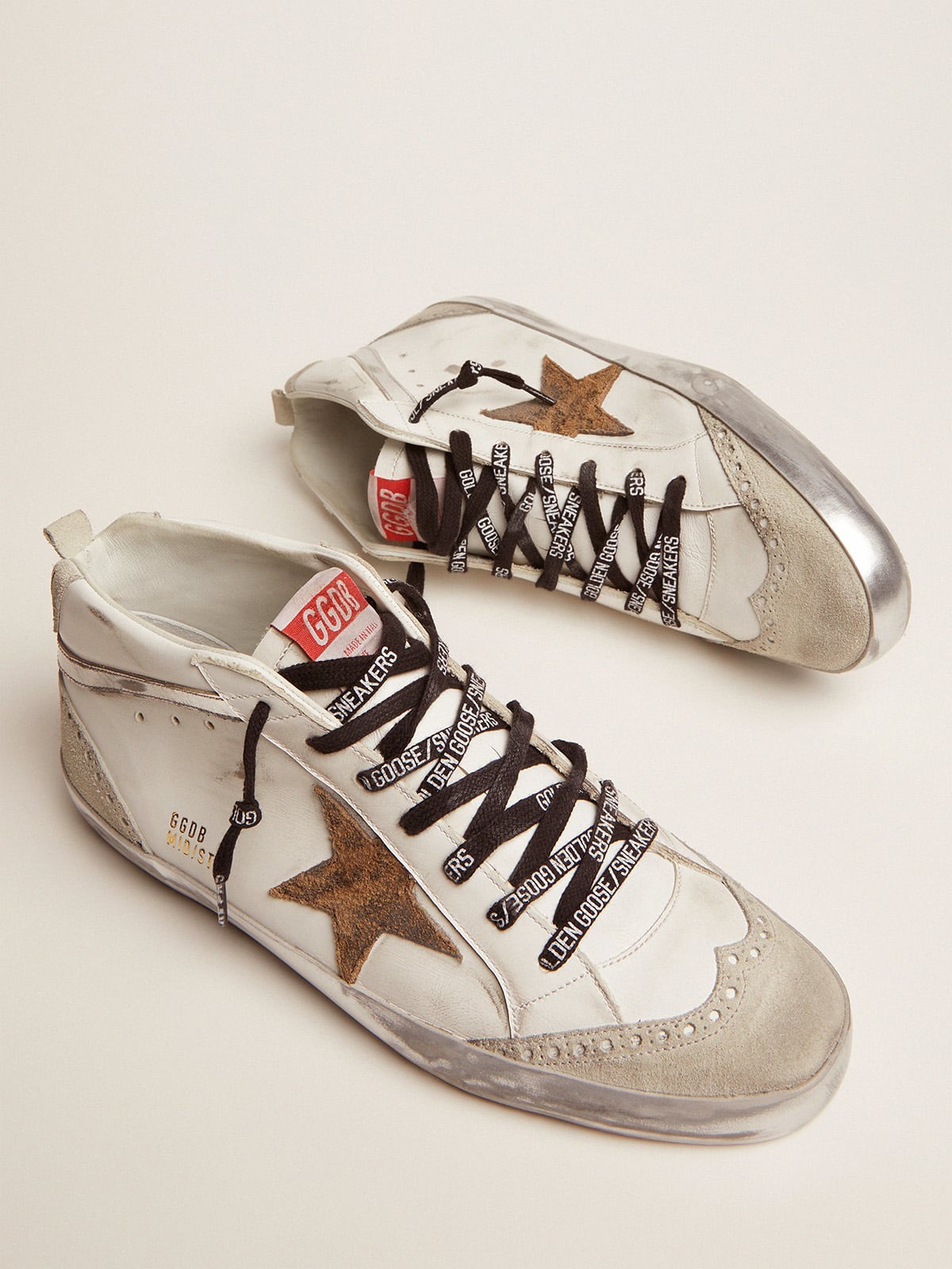 Golden Goose - Mid Star mit Raulederstern mit Leo-Dessin und silberfarbenem Komma   in 