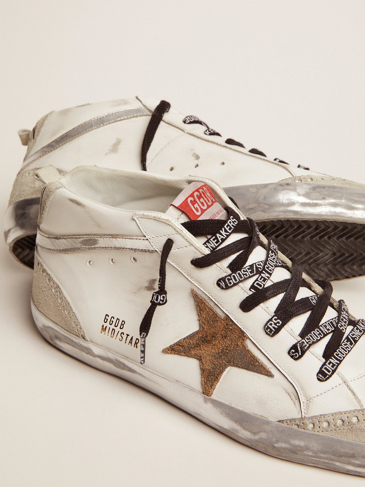 Golden Goose - Mid Star con stella in suede leo e virgola argento   in 