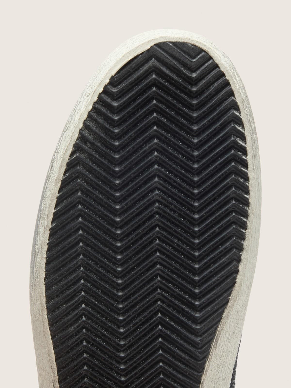 Golden Goose - Mid Star Uomo in nabuk con stella in pelle nera e virgola argento in 
